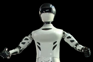 開年搶跑，全球首款具有仿人脊柱核心功能的人形機器人來了！